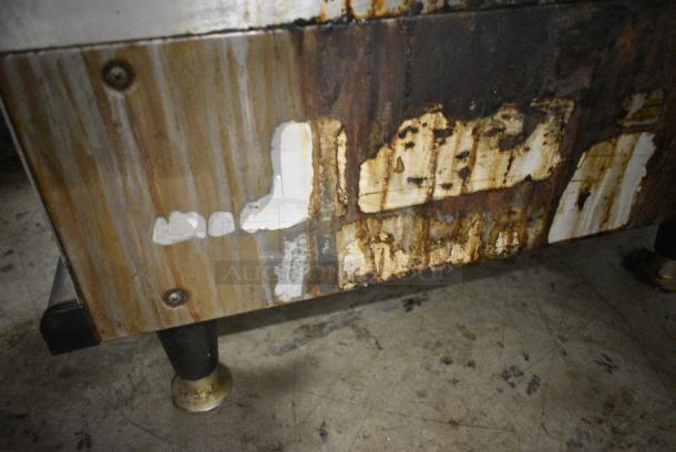 APW Wyott Champion Stainless Steel Commercial Countertop Natural Gas Powered Flat Top Griddle. - Image 5 of 6