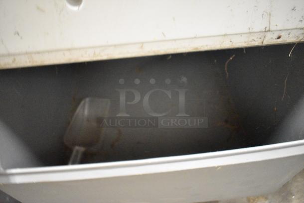 Hoshizaki KM-250BAE Metal Commercial Ice Head on Commercial Bin. 115-120 Volts, 1 Phase. - Image 4 of 6