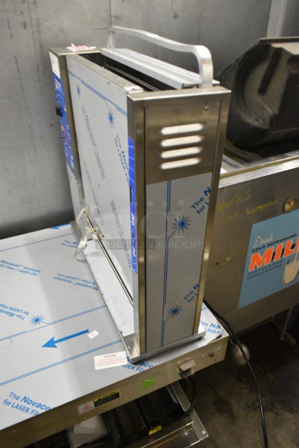 BRAND NEW SCRATCH AND DENT! Prince Castle 297-T9 Stainless Steel Commercial Countertop Vertical Toaster Oven. 115 Volts, 1 Phase. Tested and Working! - Image 3 of 7