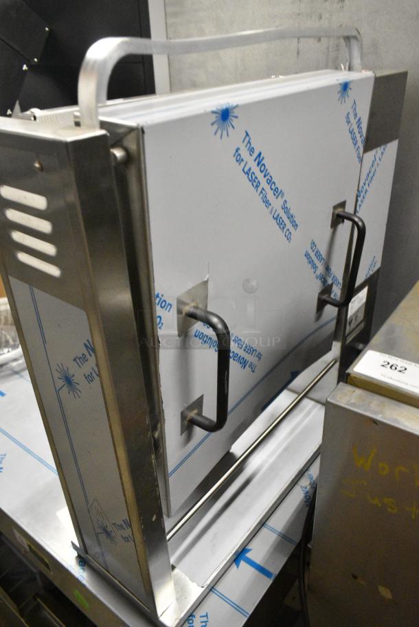 BRAND NEW SCRATCH AND DENT! Prince Castle 297-T9 Stainless Steel Commercial Countertop Vertical Toaster Oven. 115 Volts, 1 Phase. Tested and Working! - Image 4 of 7