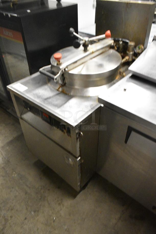 BKI FKM-F Stainless Steel Commercial Floor Style Electric Powered Pressure Fryer. 208 Volts, 3 Phase. - Image 3 of 7
