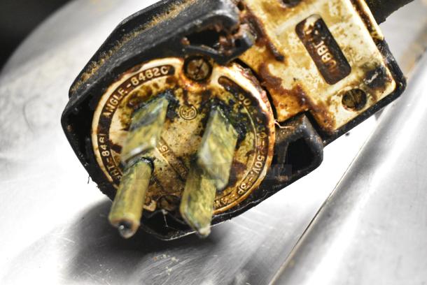 BKI FKM-F Stainless Steel Commercial Floor Style Electric Powered Pressure Fryer. 208 Volts, 3 Phase. - Image 7 of 7