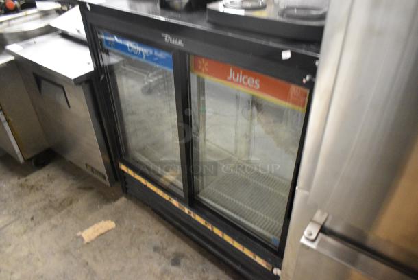 True GDM-41SL-48-HC-LD Metal Commercial 2 Door Reach In Cooler Merchandiser w/ Poly Coated Racks. 115 Volts, 1 Phase. Tested and Working! - Image 3 of 7