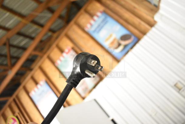 BRAND NEW! 2022 True GDM-05-HC Metal Mini Cooler Merchandiser. 115 Volts, 1 Phase. Tested and Working! - Image 6 of 6