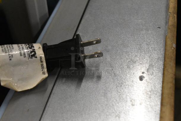 Hoshizaki DB-130H Stainless Steel Commercial Hotel Ice Dispenser - 130 lb. 115 Volts, 1 Phase. - Image 4 of 6