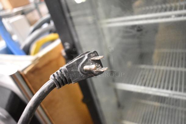 Universal Nolin MC750-1 Metal Commercial Single Door Reach In Cooler Merchandiser w/ Poly Coated Racks. 115 Volts, 1 Phase. Tested and Working! - Image 6 of 6