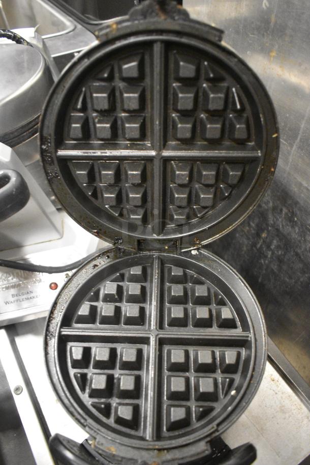 Cuisinart Stainless Steel Countertop Waffle Maker. 120 Volts, 1 Phase. Tested and Working! - Image 4 of 5