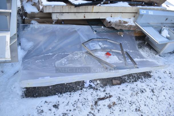 BRAND NEW SCRATCH AND DENT! Sneeze Guard - Image 1 of 3