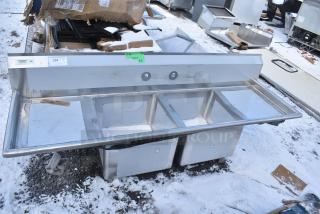 BRAND NEW SCRATCH AND DENT! Regency 600S21717218 Stainless Steel 2 Bay Sink w/ Dual Drain Boards. No Legs.