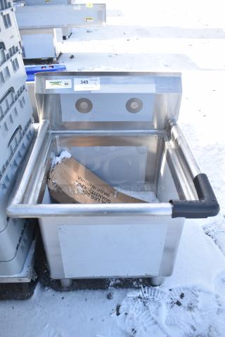 BRAND NEW SCRATCH AND DENT! Regency 600S11818 23" 16-Gauge Stainless Steel One Compartment Commercial Sink