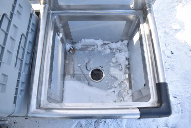 BRAND NEW SCRATCH AND DENT! Regency 600S11818 23" 16-Gauge Stainless Steel One Compartment Commercial Sink - Image 6 of 7