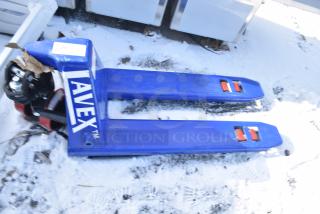 BRAND NEW SCRATCH AND DENT! Lavex Pallet Jack. Missing Handle.