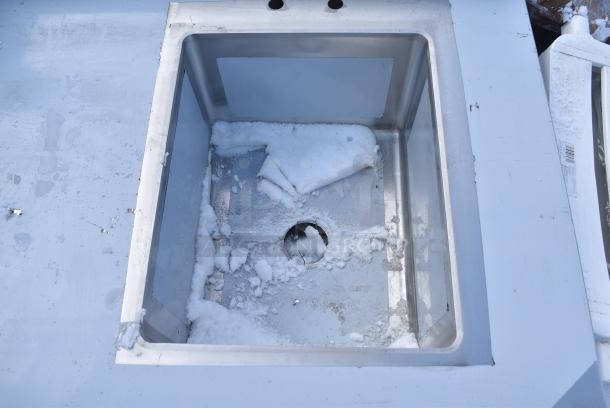 BRAND NEW SCRATCH AND DENT! Regency 600ST3072R Stainless Steel Table w/ Sink Bay. No Legs. - Image 5 of 6