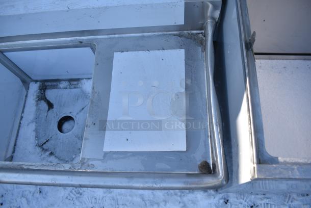 BRAND NEW SCRATCH AND DENT! Steelton 522CS31818LR 90" 18-Gauge Stainless Steel Three Compartment Commercial Sink with 2 Drainboards - 18" x 18" x 12" Bowls. No Legs. - Image 3 of 6