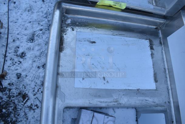 BRAND NEW SCRATCH AND DENT! Steelton 522CS31818LR 90" 18-Gauge Stainless Steel Three Compartment Commercial Sink with 2 Drainboards - 18" x 18" x 12" Bowls. No Legs. - Image 5 of 6