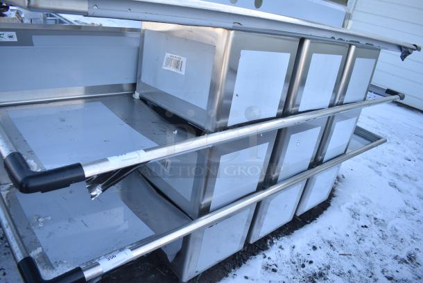 BRAND NEW SCRATCH AND DENT! Regency 600S31620224 100" 16 Gauge Stainless Steel Three Compartment Commercial Sink with Galvanized Steel Legs and 2 Drainboards - 16" x 20" x 12" Bowls. No Legs. - Image 2 of 5