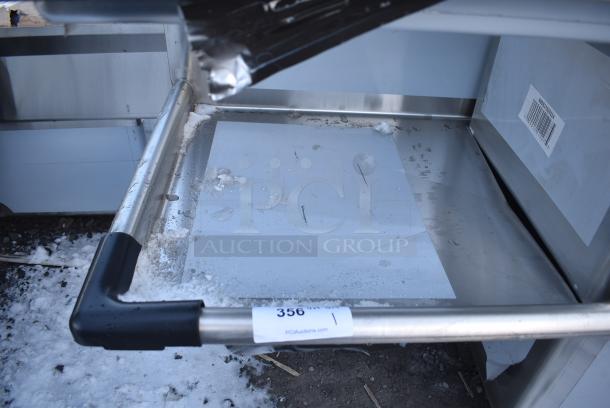 BRAND NEW SCRATCH AND DENT! Regency 600S31620224 100" 16 Gauge Stainless Steel Three Compartment Commercial Sink with Galvanized Steel Legs and 2 Drainboards - 16" x 20" x 12" Bowls. No Legs. - Image 2 of 4