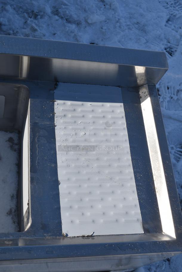 BRAND NEW SCRATCH AND DENT! Regency 600B31014213 3 Bowl Underbar Sink with Two Drainboards - 60" x 18 3/4". No Legs. - Image 3 of 5