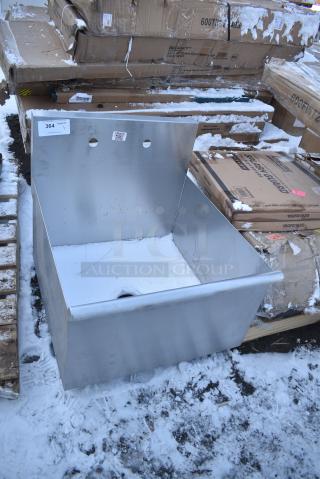 BRAND NEW SCRATCH AND DENT! Stainless Steel Single Bay Sink. No Legs.