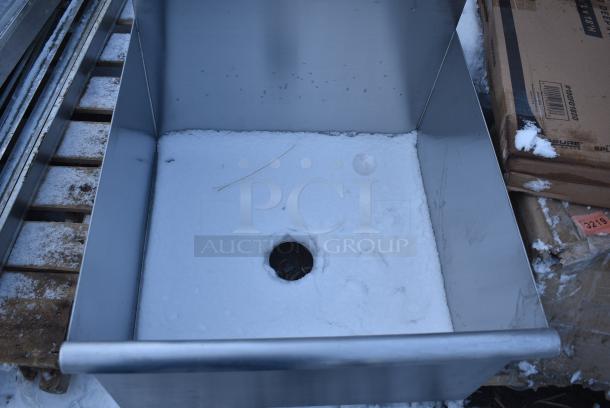 BRAND NEW SCRATCH AND DENT! Stainless Steel Single Bay Sink. No Legs. - Image 2 of 3