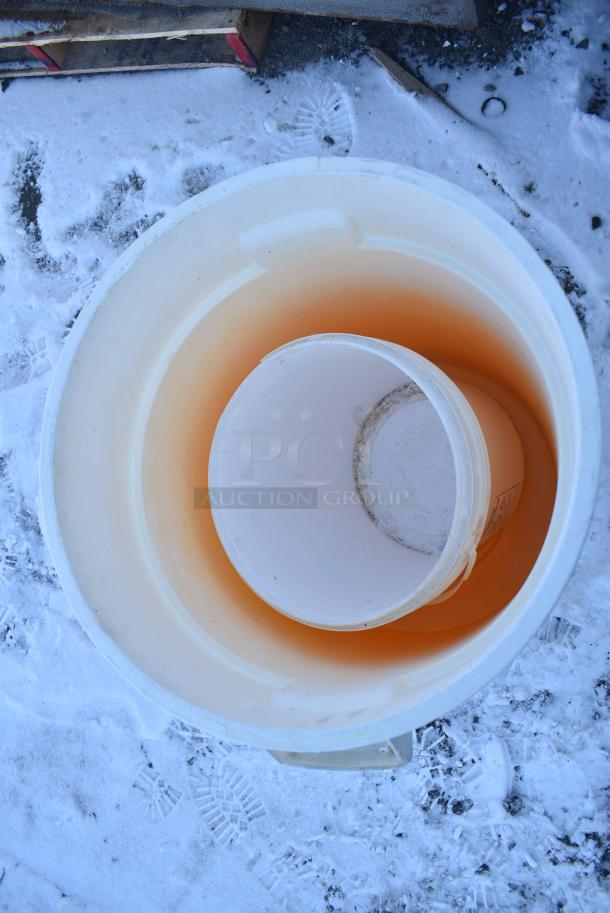White Poly Trash Can. - Image 2 of 2