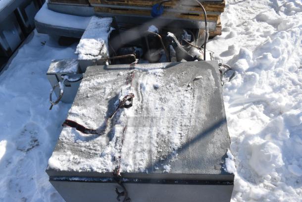4'x6' Norlake SELF CONTAINED Walk In Cooler Box w/ Compressor and Condenser. - Image 8 of 11