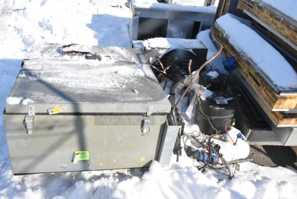 4'x6' Norlake SELF CONTAINED Walk In Cooler Box w/ Compressor and Condenser. - Image 10 of 11