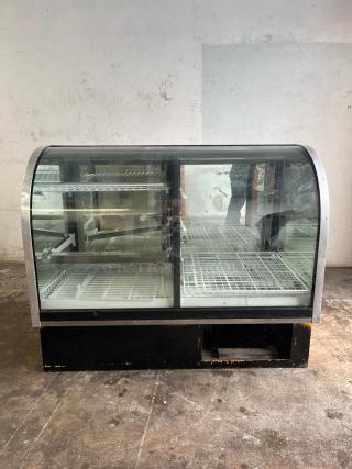 Bakery Case With Curved Glass & Refrigerated in Black