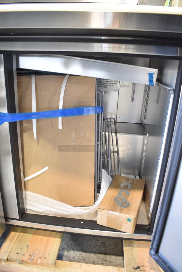 BRAND NEW SCRATCH AND DENT! 2019 True TSSU-72-18-HC Stainless Steel Commercial Sandwich Salad Prep Table Bain Marie Mega Top. 115 Volts, 1 Phase. Tested and Working! - Image 6 of 7