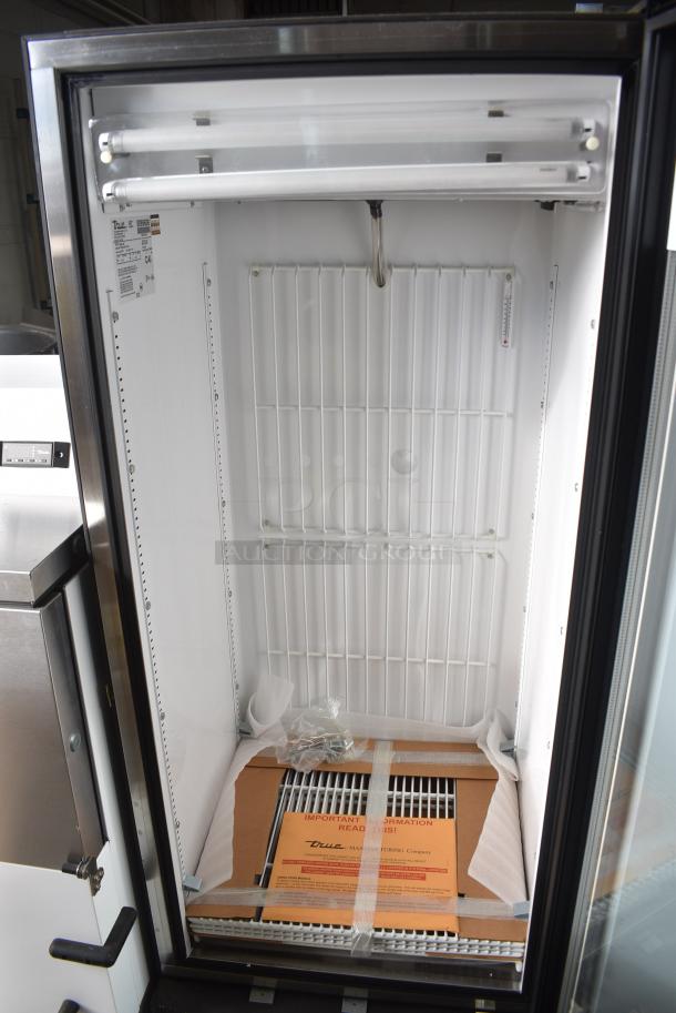 BRAND NEW SCRATCH AND DENT! True GDM-12F Metal Commercial Single Door Reach In Freezer Merchandiser w/ Poly Coated Racks. 115 Volts, 1 Phase. Tested and Working! - Image 3 of 4