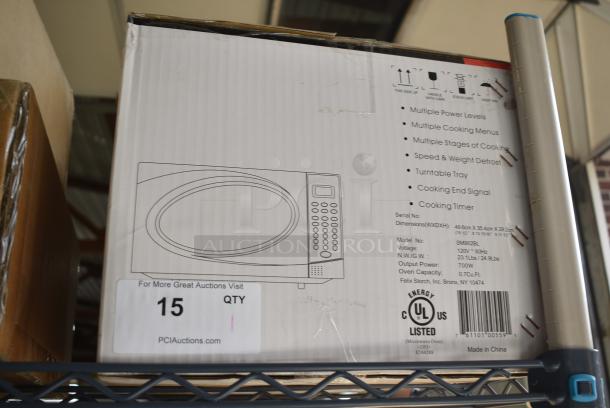 BRAND NEW SCRATCH AND DENT! Summit SM902BL Compact Microwave. 120 Volts, 1 Phase. - Image 2 of 4