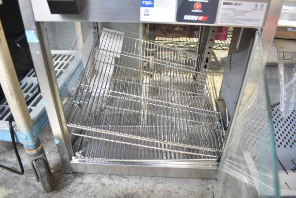 BRAND NEW SCRATCH AND DENT! ServIt 423PDW18D1S 18" Full-Service Countertop Display Warmer with 4 Shelves. 120 Volts, 1 Phase. Tested and Working! - Image 4 of 5