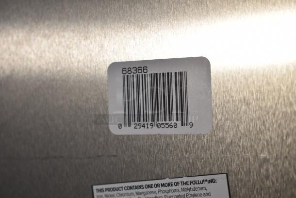 BRAND NEW SCRATCH AND DENT! Vollrath 68366 Wear-Ever 11.25 Qt. Aluminum Roasting Pan with Handles - 19 3/4" x 10 7/8" x 3 5/8" - Image 5 of 5