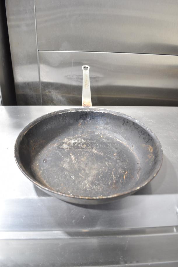 8 Various Metal Skillets. 8 Times Your Bid! - Image 4 of 5