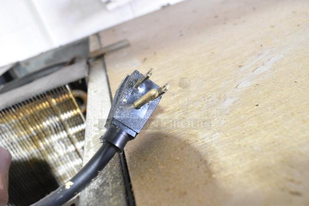 True TA1RRI-1S Stainless Steel Commercial Single Door Roll In Rack Cooler. 115 Volts, 1 Phase. Tested and Powers On But Does Not Get Cold - Image 7 of 8