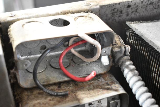 Traulsen RLT 1-32 WUT Stainless Steel Commercial 2 Half Size Door Reach In Cooler. 115 Volts, 1 Phase. Cannot Test - Unit Was Previously Hardwired - Image 9 of 10