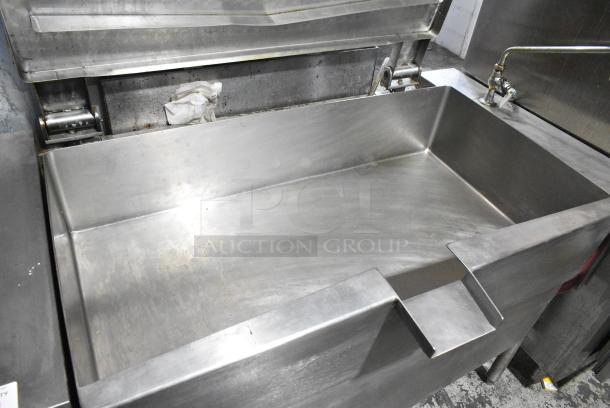 Southbend BGLT-40 Stainless Steel Commercial Floor Style Natural Gas Powered 40 Gallon Manual Tilting Braising Pan. 100,000 BTU. - Image 5 of 9