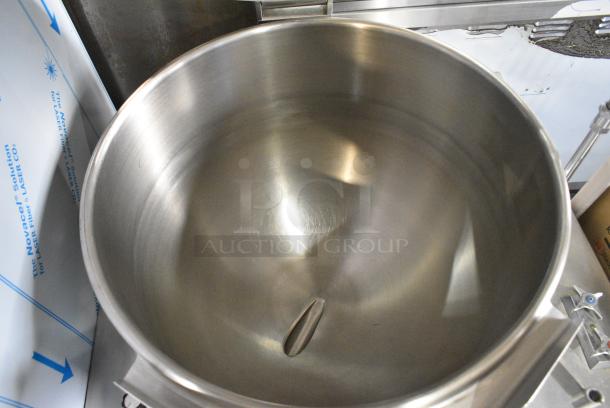 Vulcan VDMT40 Stainless Steel Commercial Floor Style 40 Gallon Steam Kettle. - Image 5 of 6