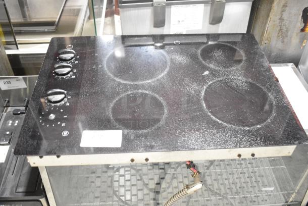 General Electric GE JP340BOC1BB 4 Burner Induction Range. 208/240 Volts. - Image 1 of 5
