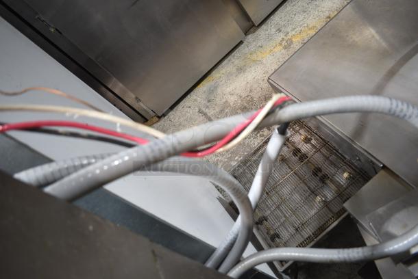 Imperial IFS-40-E Stainless Steel Commercial Floor Style Electric Powered Deep Fat Fryer w/ 2 Metal Fry Baskets. 208 Volts, 3 Phase. - Image 6 of 7