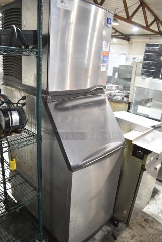 Manitowoc SY0424A Stainless Steel Commercial Ice Head on Commercial Ice Bin. 115 Volts, 1 Phase.
