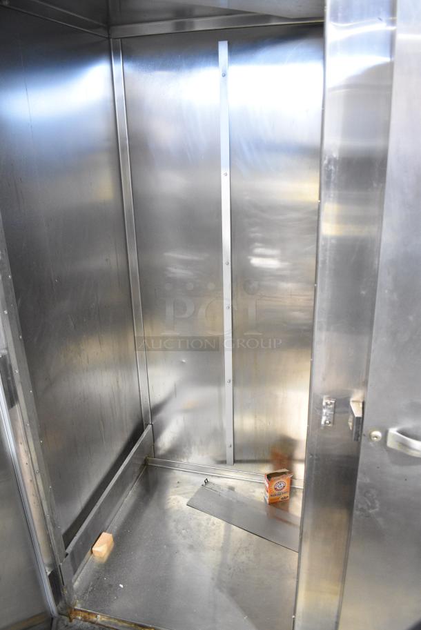 Traulsen RRI 3-32 LUT Stainless Steel Commercial 3 Door Roll In Rack Cooler. 115/208 Volts, 1 Phase. - Image 3 of 9