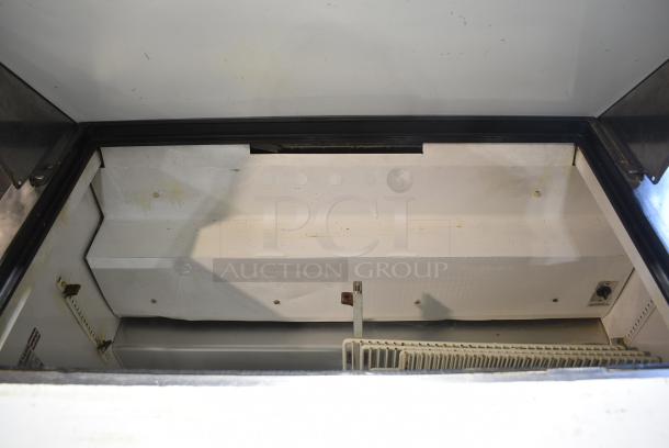 True TSSU-48-18M-B  Stainless Steel Commercial Sandwich Salad Prep Table Bain Marie Mega Top on Commercial Casters. 115 Volts, 1 Phase. Tested and Working! - Image 4 of 9
