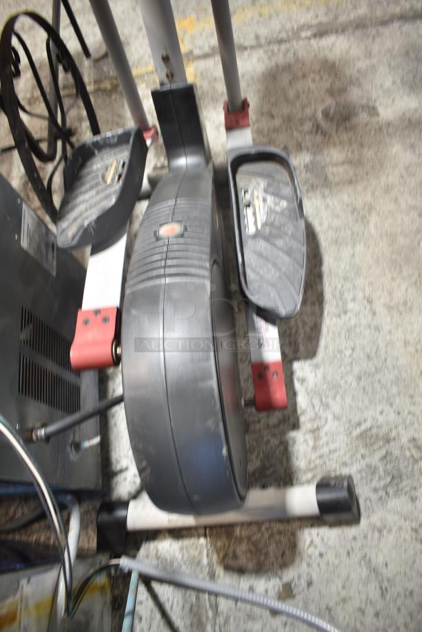 ProForm 650 Cardio Cross Trainer Elliptical Machine. Tested and Working! - Image 3 of 6