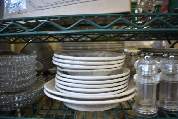 ALL ONE MONEY! Tier Lot of Various Items Including Ceramic Dishes and Vases - Image 3 of 5