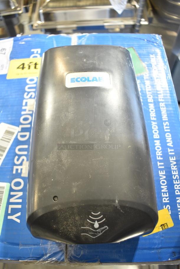 4 Ecolab Poly Wall Mount Soap Dispenser. 4 Times Your Bid! - Image 2 of 6