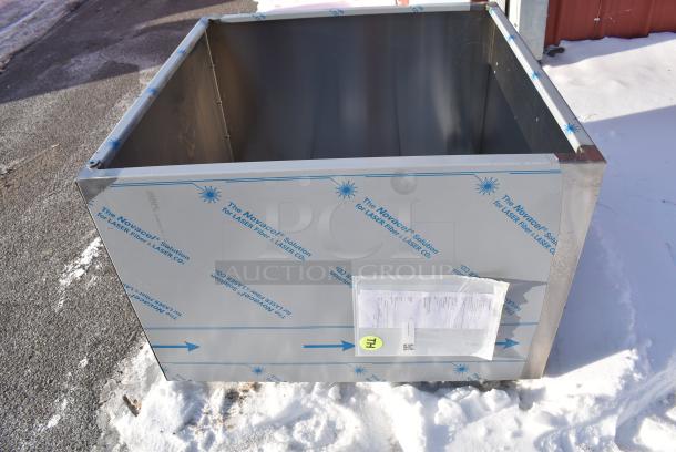 BRAND NEW SCRATCH AND DENT! CaptiveAire 3624 VHB Stainless Steel Commercial Steam Hood - Image 4 of 7