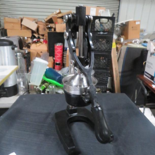 One Juicer. - Image 1 of 2