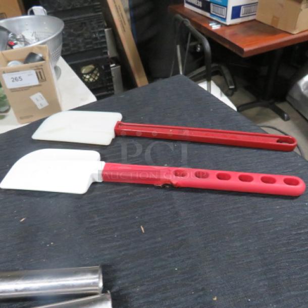 Spatula. 2XBID - Image 1 of 1