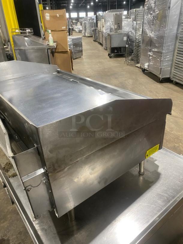 GREAT! Lang Commercial Stainless Steel Natural Gas Powered 48" Countertop Mirror Shine Highly Polished Chrome Top Flat Griddle! With Thermostatic Controls! Model: 148SC-NAT-SH SN: GT2481218A0011! 120V 1 Phase! On Legs! - Image 4 of 8